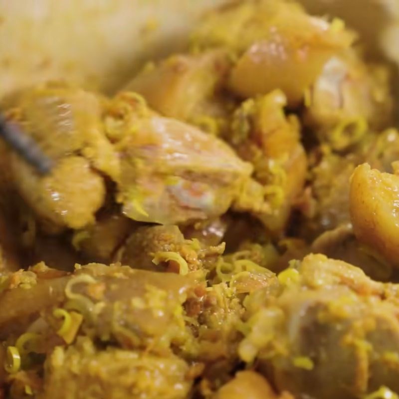 Bước 4 Xào săn thịt chân giò Chân giò giả cầy không cần mẻ