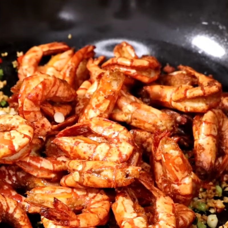 Bước 6 Xào tôm xóc tỏi thơm lừng tôm xóc tỏi