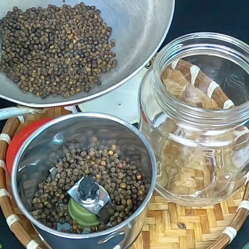 Bước 3 Xay tiêu Muối tiêu ngon