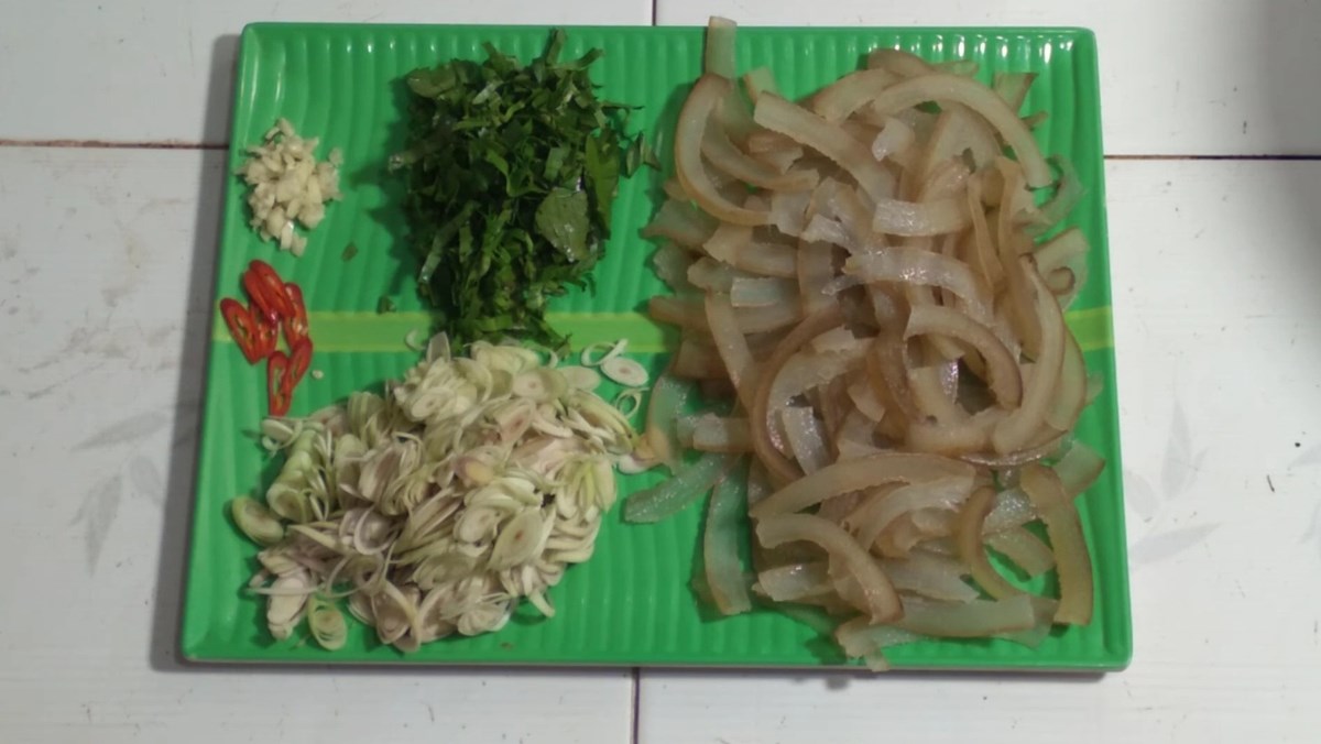 Nguyên liệu món ăn cách làm da trâu xào sả ớt giòn sần sật cực lạ miệng cho bữa cơm gia đình