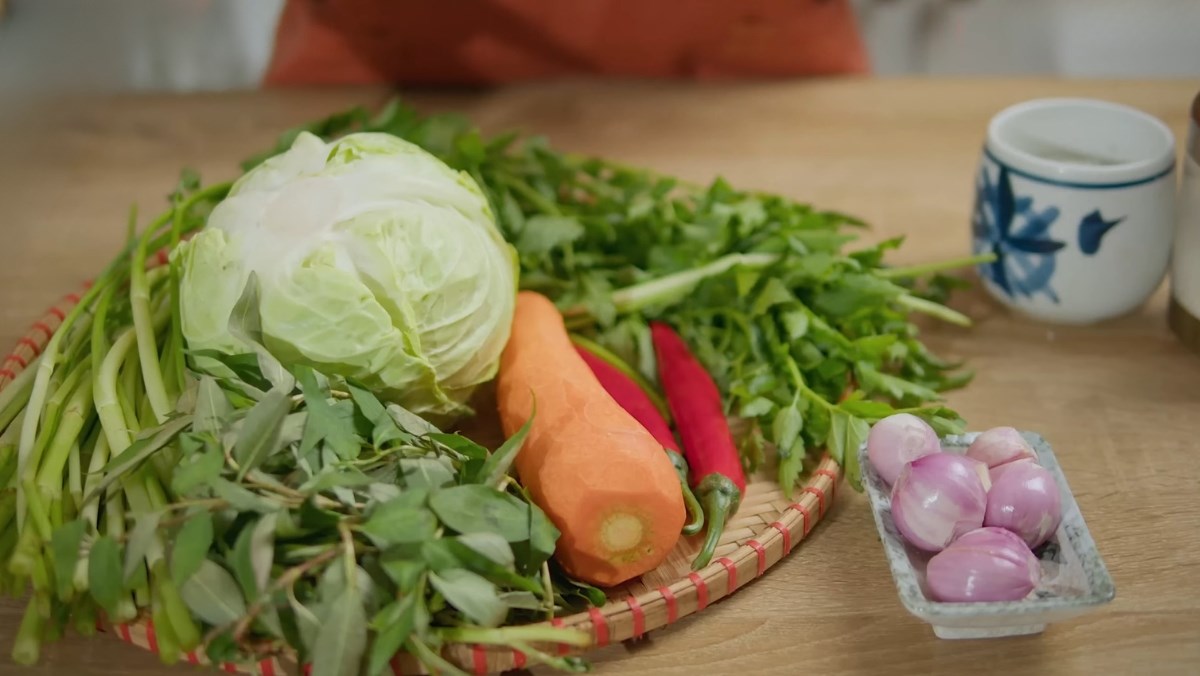 Nguyên liệu món ăn cách muối dưa bắp cải giòn ngon, chua ngọt cực đơn giản ngay tại nhà