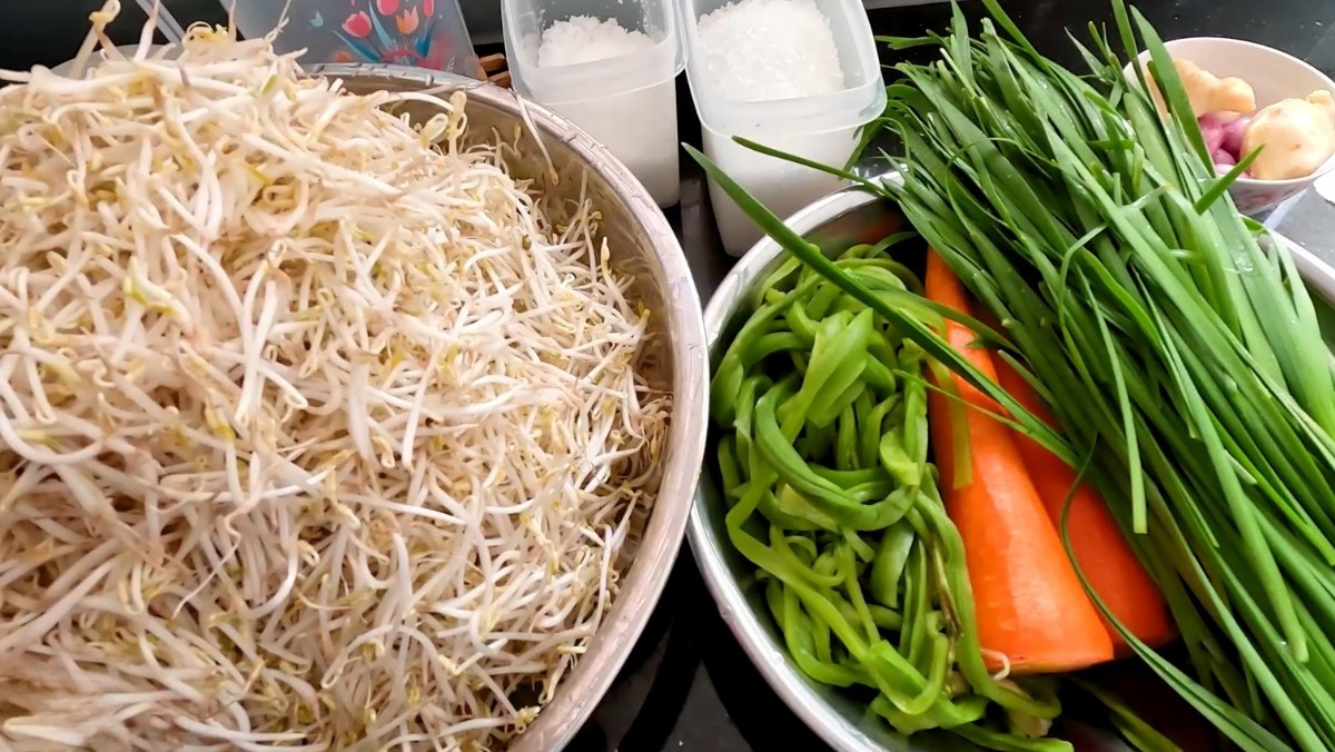 Nguyên liệu món ăn cách làm dưa giá ăn liền giòn ngon chống ngán cho ngày lễ tết cực đơn giản