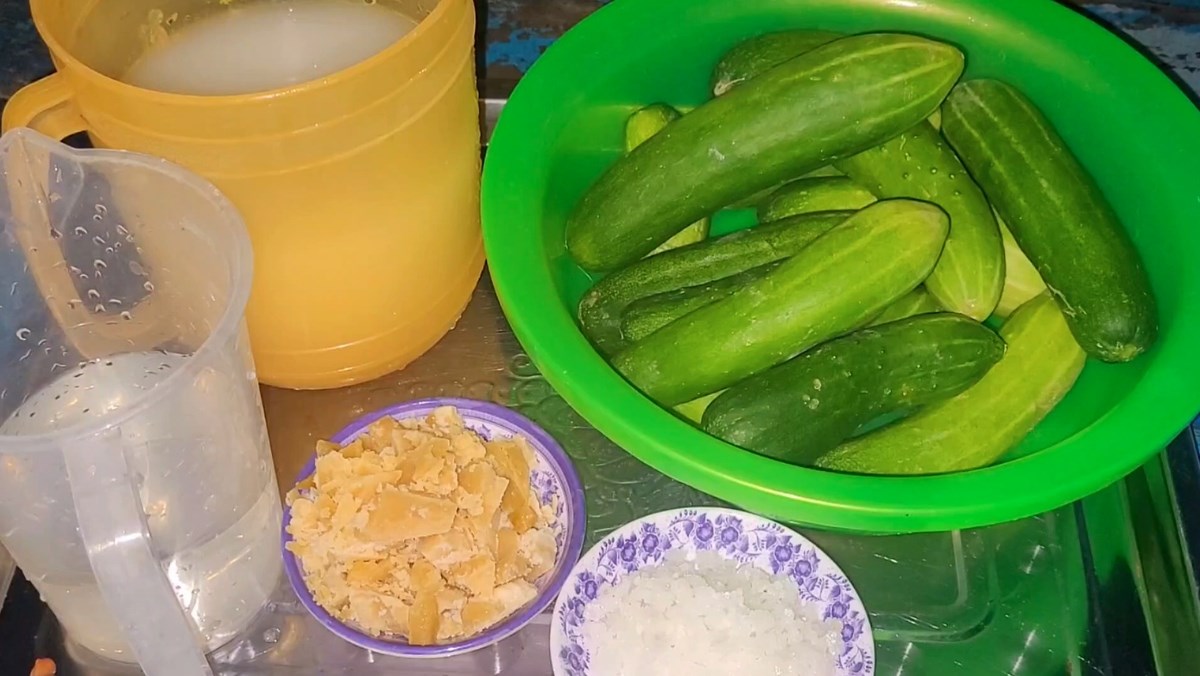 Nguyên liệu món ăn cách muối dưa leo nguyên trái giòn ngon, vàng ruộm đơn giản siêu hấp dẫn