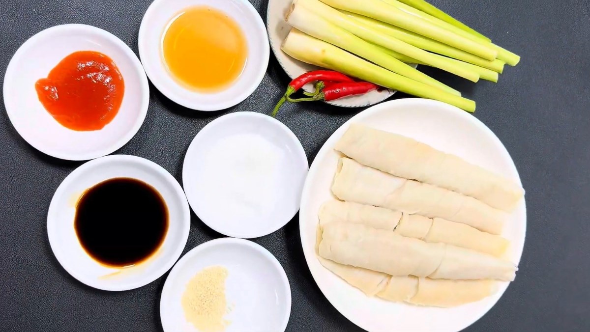 Nguyên liệu món ăn cách làm món mì căn xào sả ớt thơm nồng hấp dẫn cực kỳ bắt cơm tại nhà