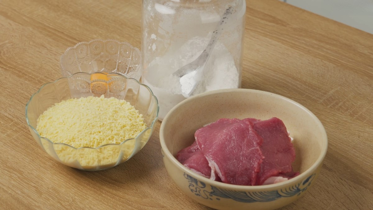 Nguyên liệu món ăn bí quyết làm thịt thăn chiên xù giòn tan thơm phức cực hấp dẫn tại nhà