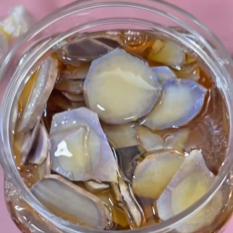 Bước 2 Cách ngâm nghệ đen mật ong đúng chuẩn Nghệ đen ngâm mật ong