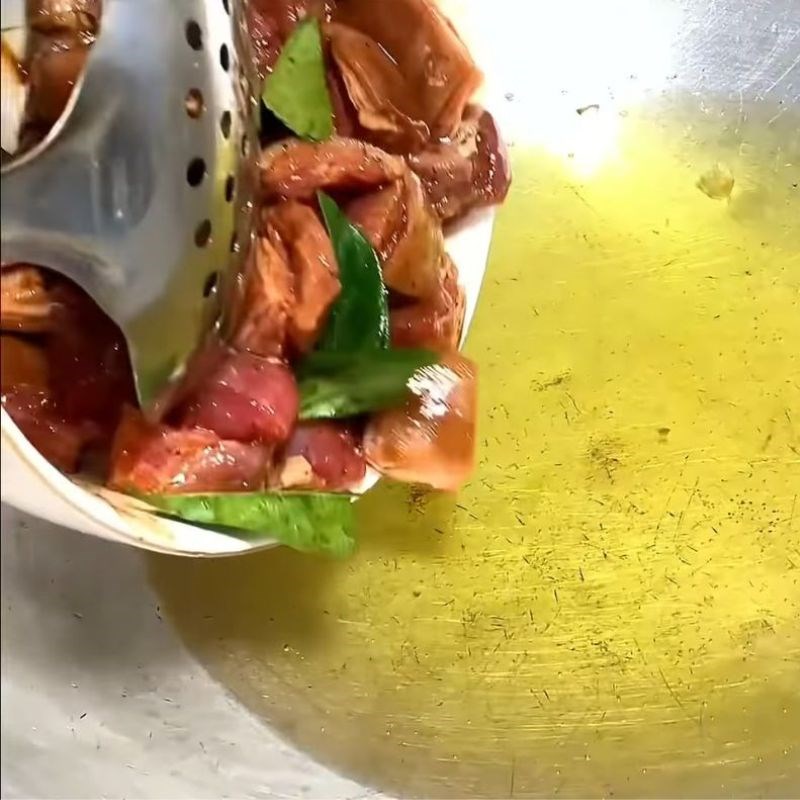 Bước 3 Chao thịt dê thơm lừng dê chao dầu