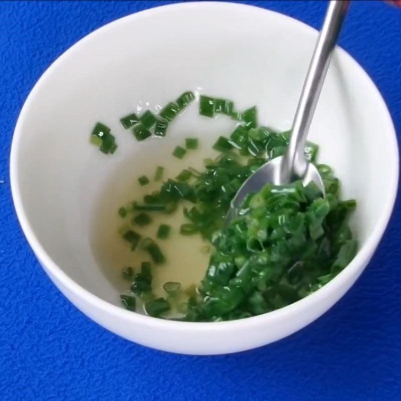 Bước 6 Cháy tôm và làm mỡ hành thơm lừng cơm âm phủ