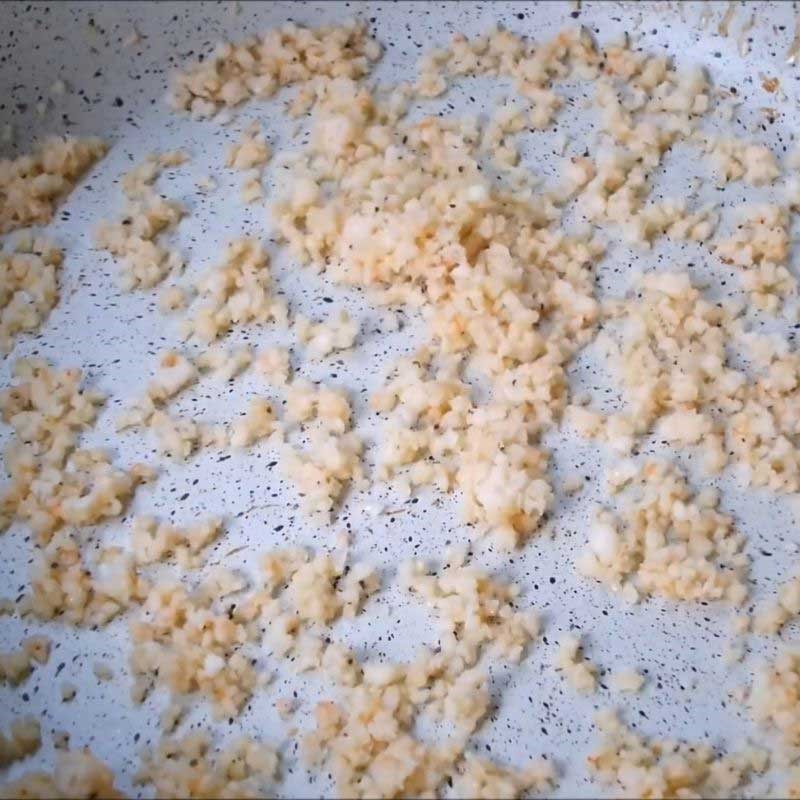 Bước 6 Cháy tôm và làm mỡ hành thơm lừng cơm âm phủ