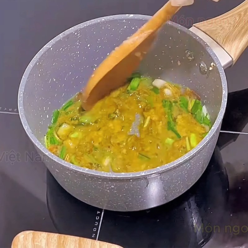 Bước 3 Chế biến gạch cua và riêu cua thơm lừng Bún riêu cua tóp mỡ