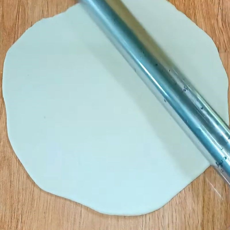 Bước 6 Chia và cán bột vỏ bánh bao bánh bao nhân trứng muối