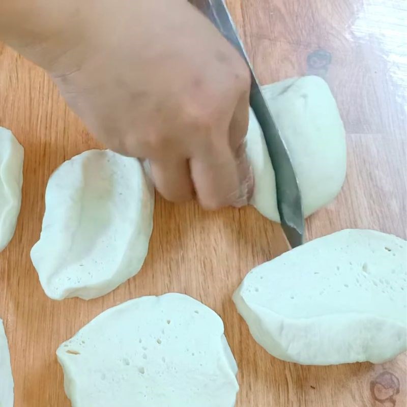 Bước 6 Chia và cán bột vỏ bánh bao bánh bao nhân trứng muối