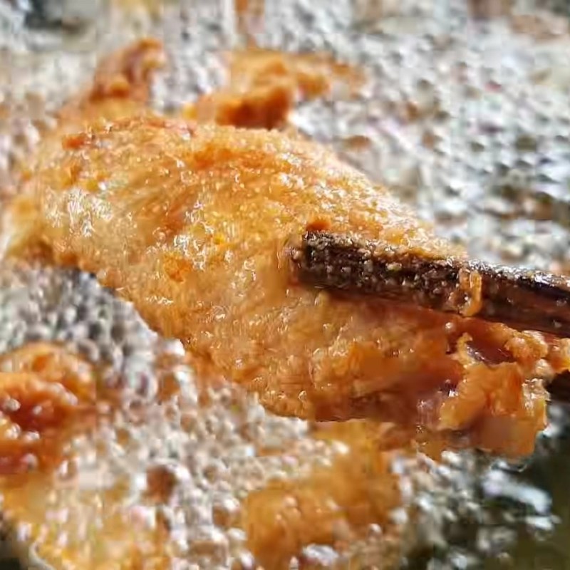 Bước 3 Chiên cánh gà giòn rụm Gà chiên nước mắm công thức chuẩn
