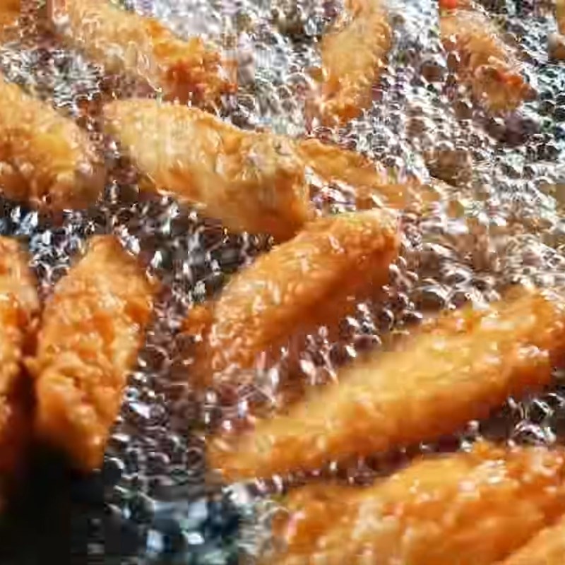 Bước 3 Chiên cánh gà giòn rụm Gà chiên nước mắm công thức chuẩn