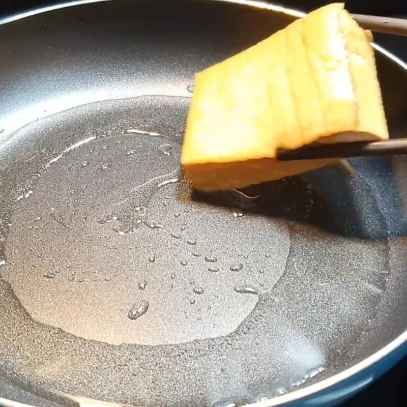 Bước 2 Chiên đậu hũ và nấm Bánh mì chay
