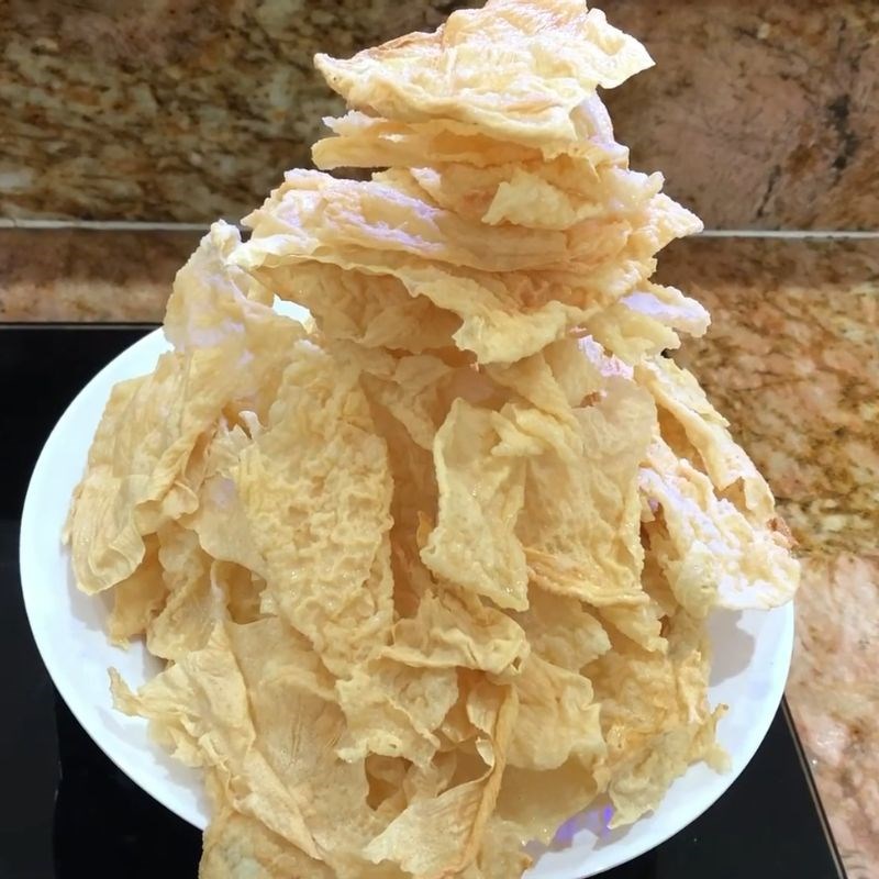 Bước 2 Chiên váng đậu giòn váng đậu chiên