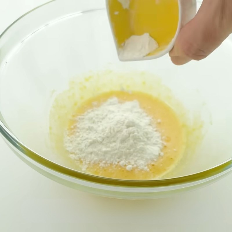 Bước 2 Chuẩn bị hỗn hợp nhân kem Custard Bánh rán Doremon từ bột mì