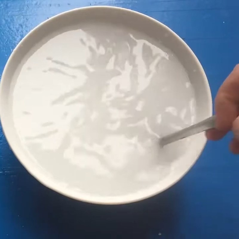 Bước 2 Chuẩn bị nước vôi trong Bánh đúc miền Bắc