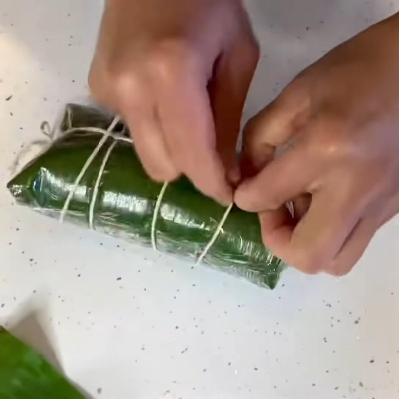 Bước 6 Gói giò bằng lá chuối Giò lụa miền Bắc