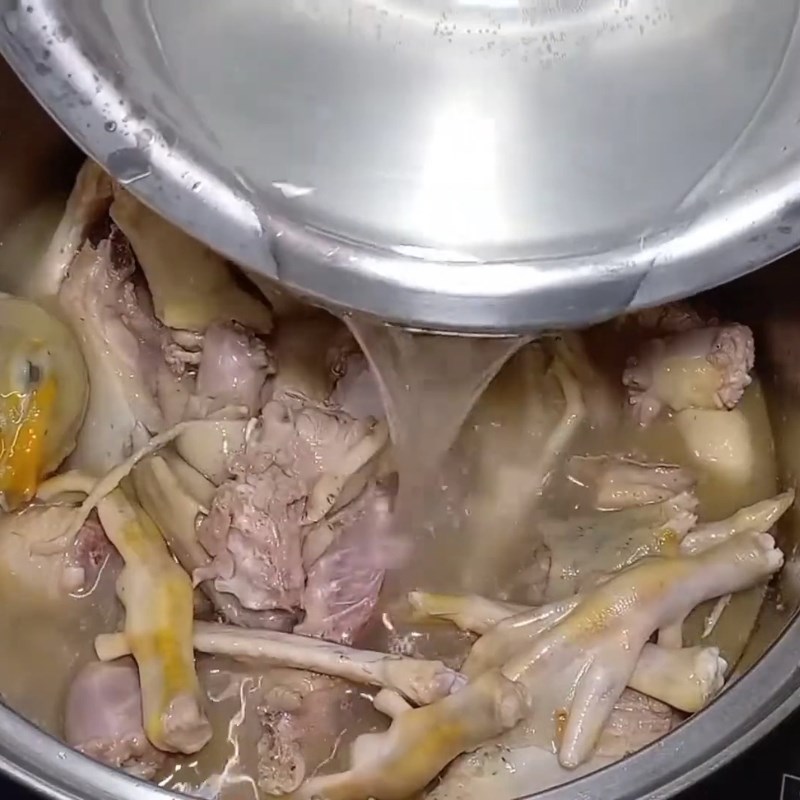 Bước 3 Hầm vịt với sả và nước dừa Vịt hầm sả