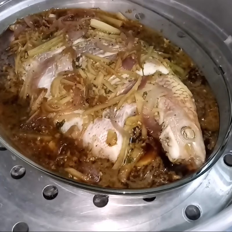Bước 3 Hấp cá diêu hồng hành gừng chuẩn vị Cá diêu hồng hấp hành gừng