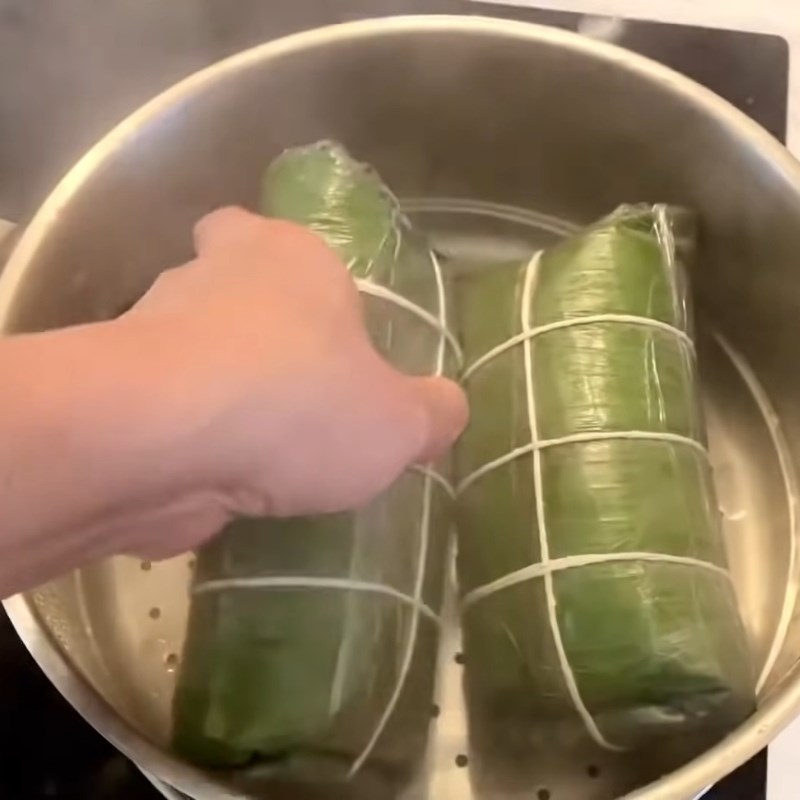 Bước 7 Hấp và làm nguội giò Giò lụa miền Bắc