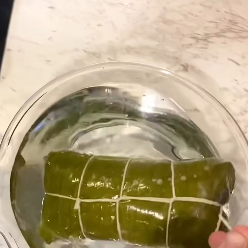 Bước 7 Hấp và làm nguội giò Giò lụa miền Bắc