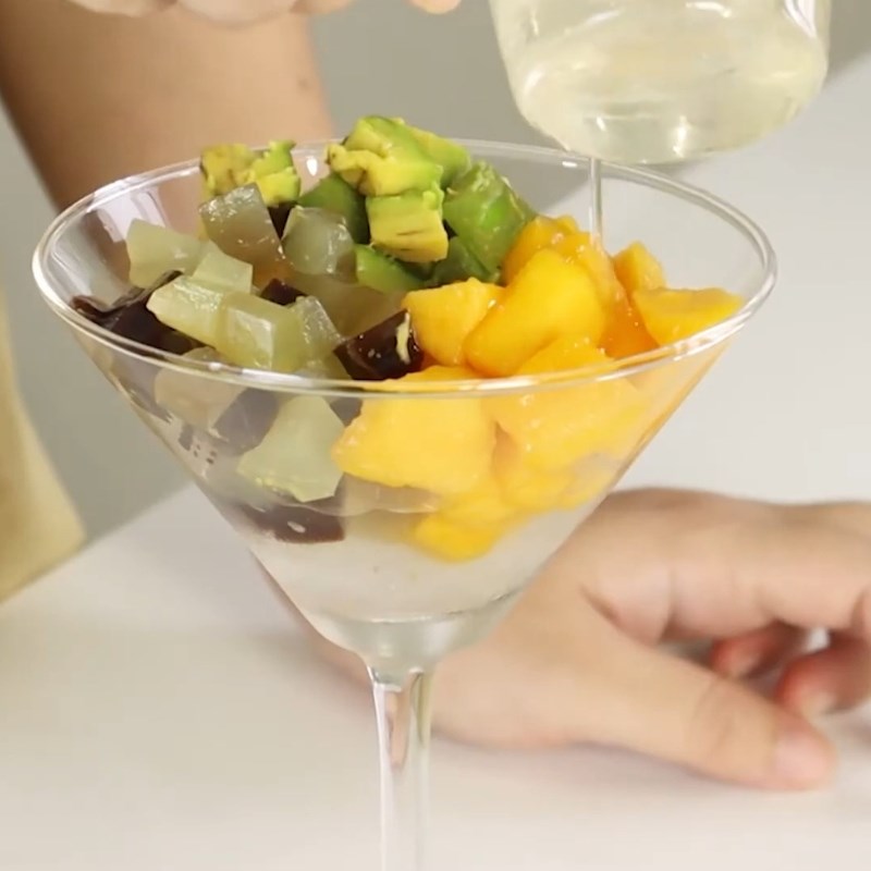 Bước 3 Hoàn thành ly chè cocktail giải khát Chè cocktail