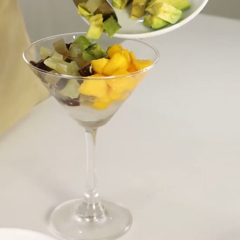 Bước 3 Hoàn thành ly chè cocktail giải khát Chè cocktail