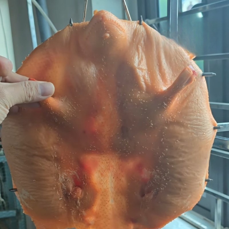 Bước 4 Hóng khô vịt cho da giòn rụm Vịt quay tỳ bà