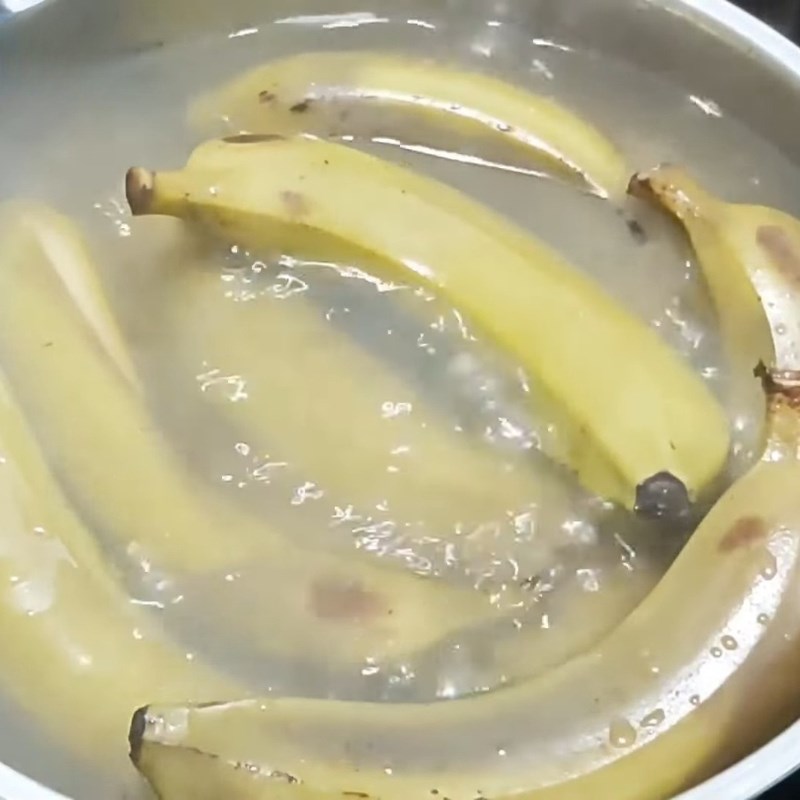 Bước 2 Hướng dẫn luộc chuối xanh dẻo bùi, không chát Chuối xanh luộc
