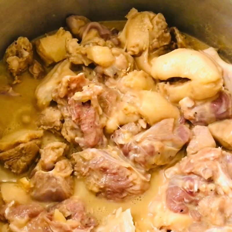 Bước 3 Kho vịt với chao thơm lừng Vịt kho chao