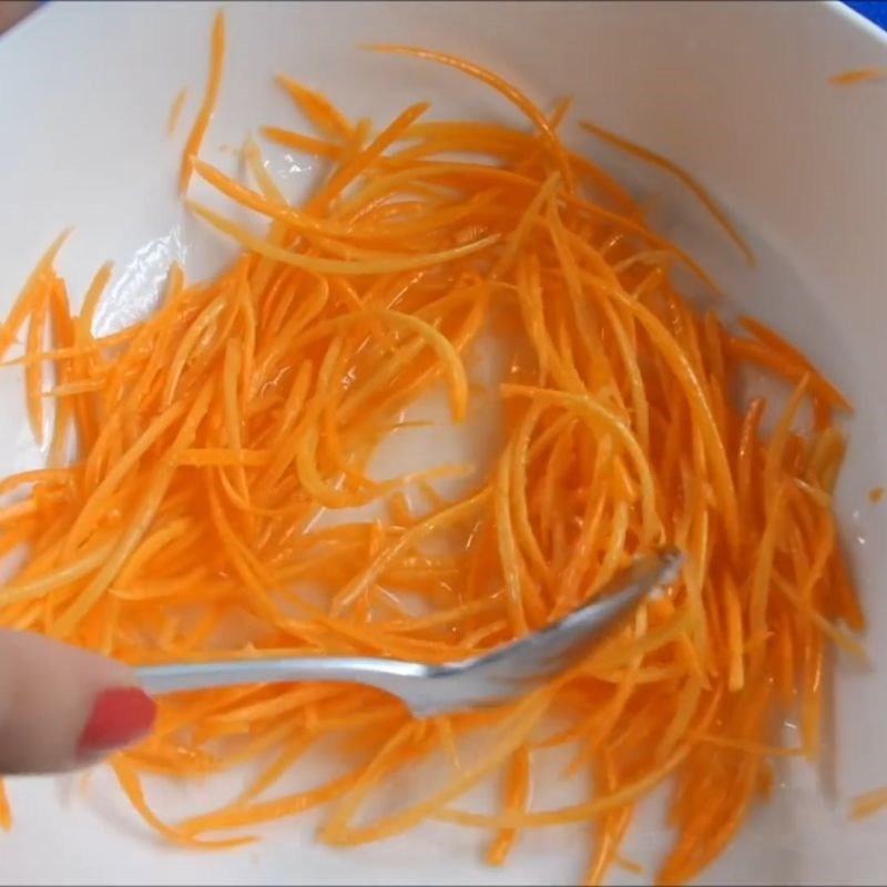 Bước 3 Làm đồ chua cà rốt giòn ngon cơm âm phủ
