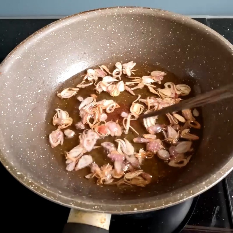 Bước 5 Làm hành phi giòn rụm Bánh đúc nước cốt dừa