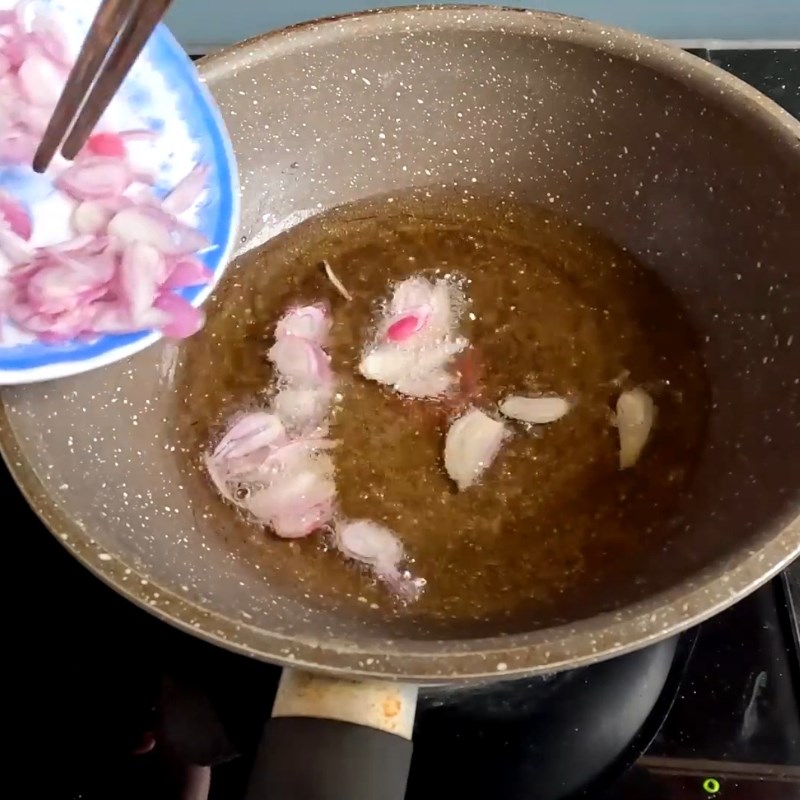 Bước 5 Làm hành phi giòn rụm Bánh đúc nước cốt dừa