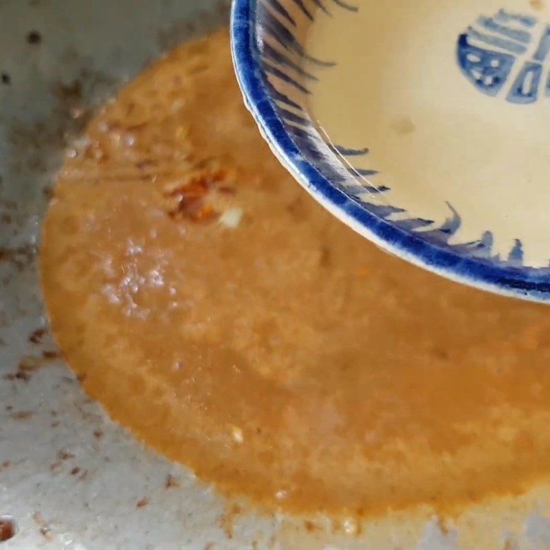 Bước 3 Làm hành phi và pha mắm nêm đậm đà Bún heo quay