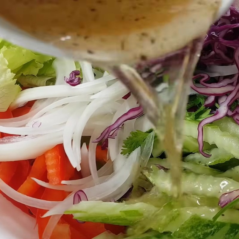 Bước 4 Làm sốt nước mắm và hoàn thiện món ăn Gà chiên nước mắm công thức chuẩn