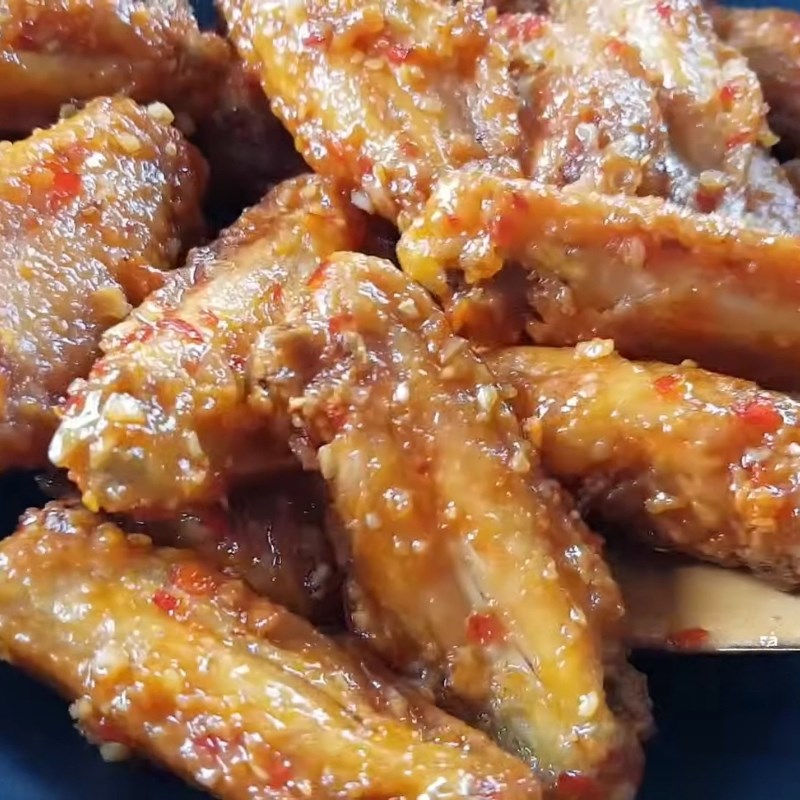 Bước 4 Làm sốt nước mắm và hoàn thiện món ăn Gà chiên nước mắm công thức chuẩn