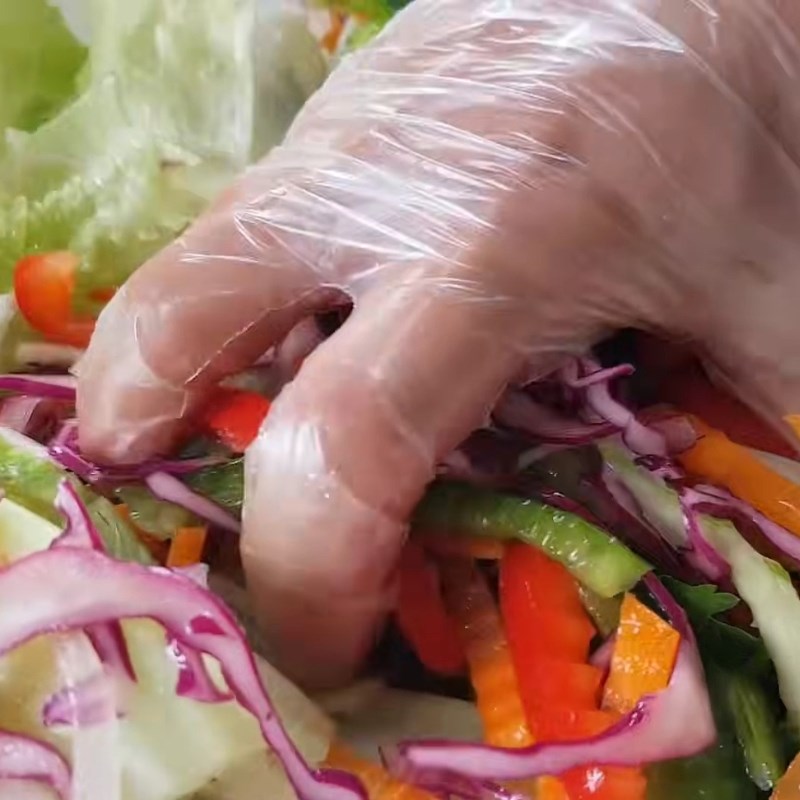 Bước 4 Làm sốt nước mắm và hoàn thiện món ăn Gà chiên nước mắm công thức chuẩn