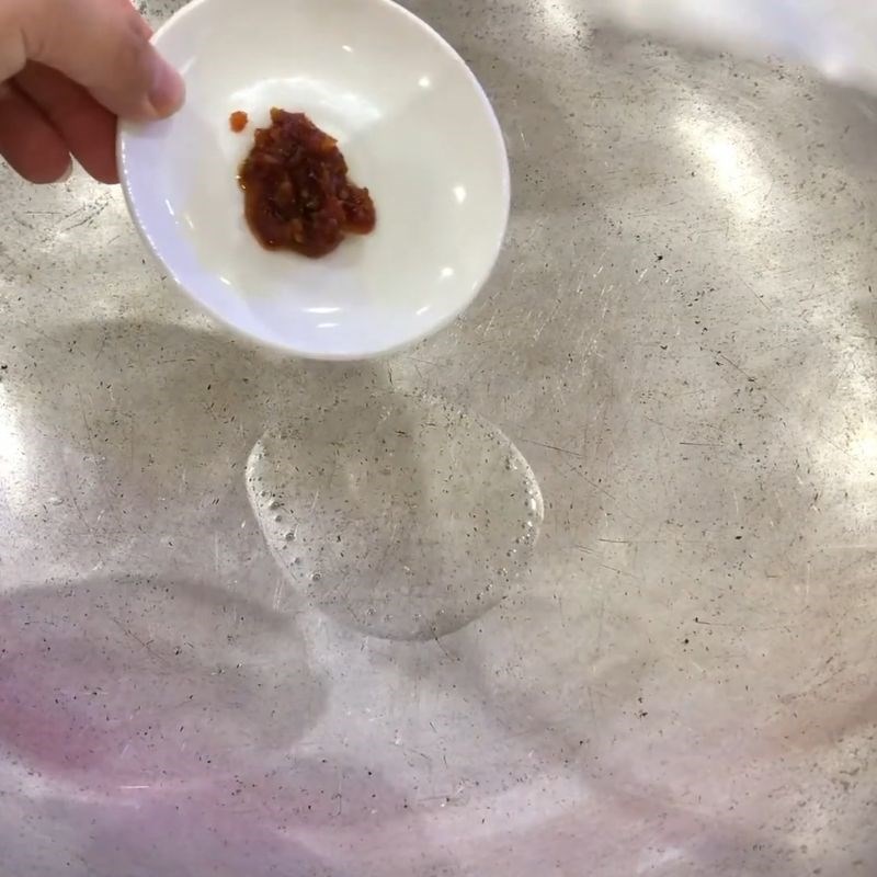 Bước 3 Làm sốt sa tế rim váng đậu chiên