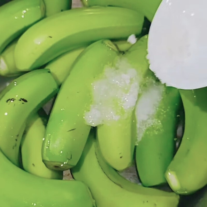 Bước 2 Luộc chuối già dẻo ngon Chuối già luộc