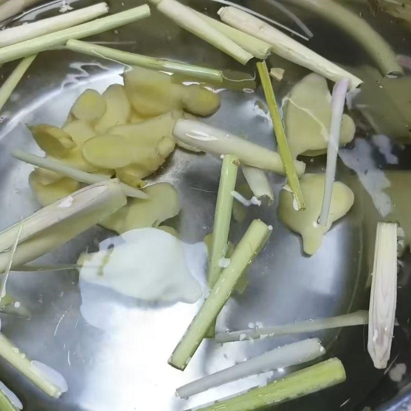 Bước 2 Luộc thịt ba chỉ thơm ngon thịt ba chỉ ngâm nước mắm