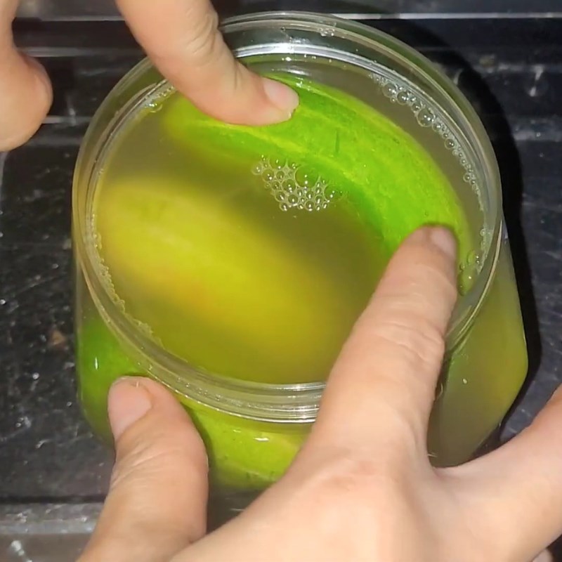 Bước 3 Muối dưa leo nguyên trái Dưa leo muối nguyên trái