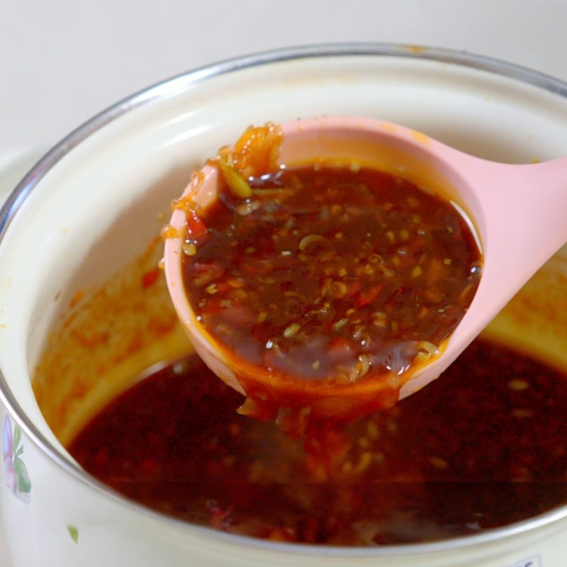 Bước 2 Nấu công thức nước sốt Thái Gân bò sốt Thái