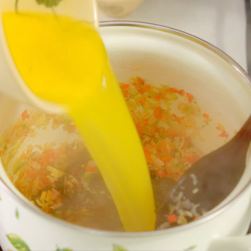 Bước 2 Nấu công thức nước sốt Thái Gân bò sốt Thái