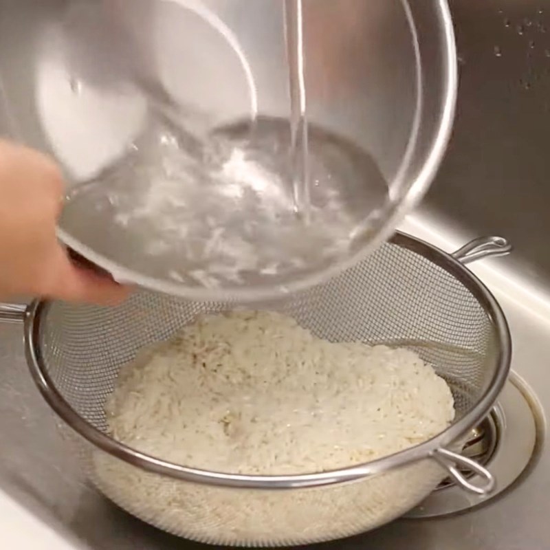 Bước 2 Nấu gạo nếp dẻo thơm bằng nồi cơm điện Chè đậu trắng nước cốt dừa