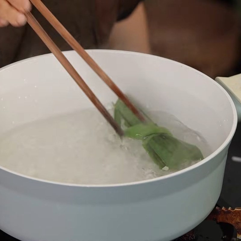 Bước 3 Nấu nước chè đường phèn sánh dẻo Chè cốm khô