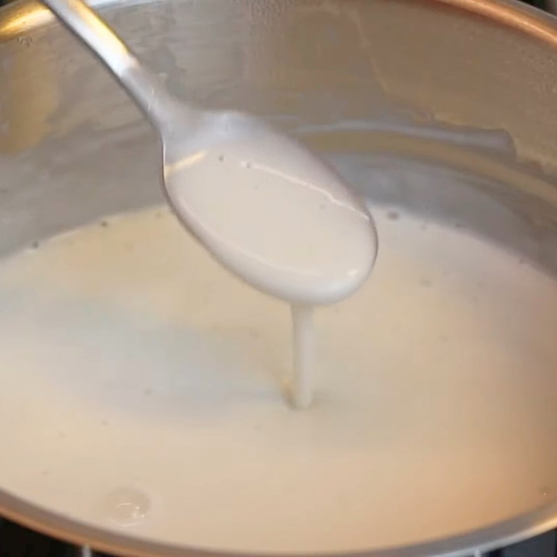 Bước 4 Nấu nước cốt dừa béo ngậy ăn kèm Chè đậu trắng nước cốt dừa
