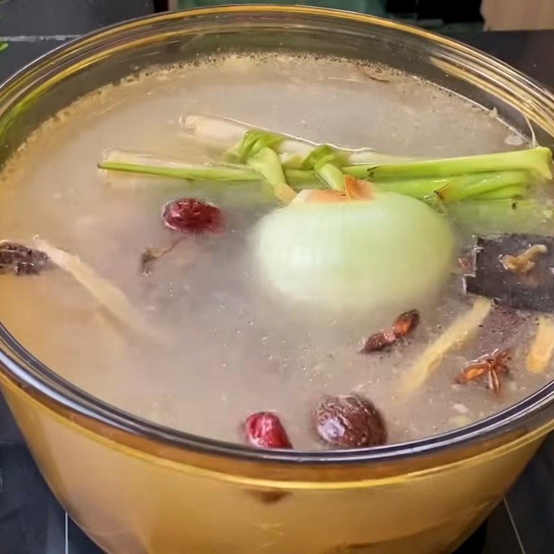 Bước 4 Nấu nước dùng lẩu Lẩu dê thuốc bắc