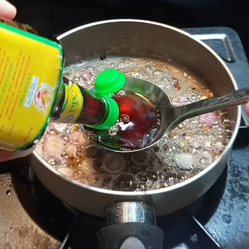 Bước 4 Nấu nước kho quẹt sánh đặc Kho quẹt thịt ba rọi